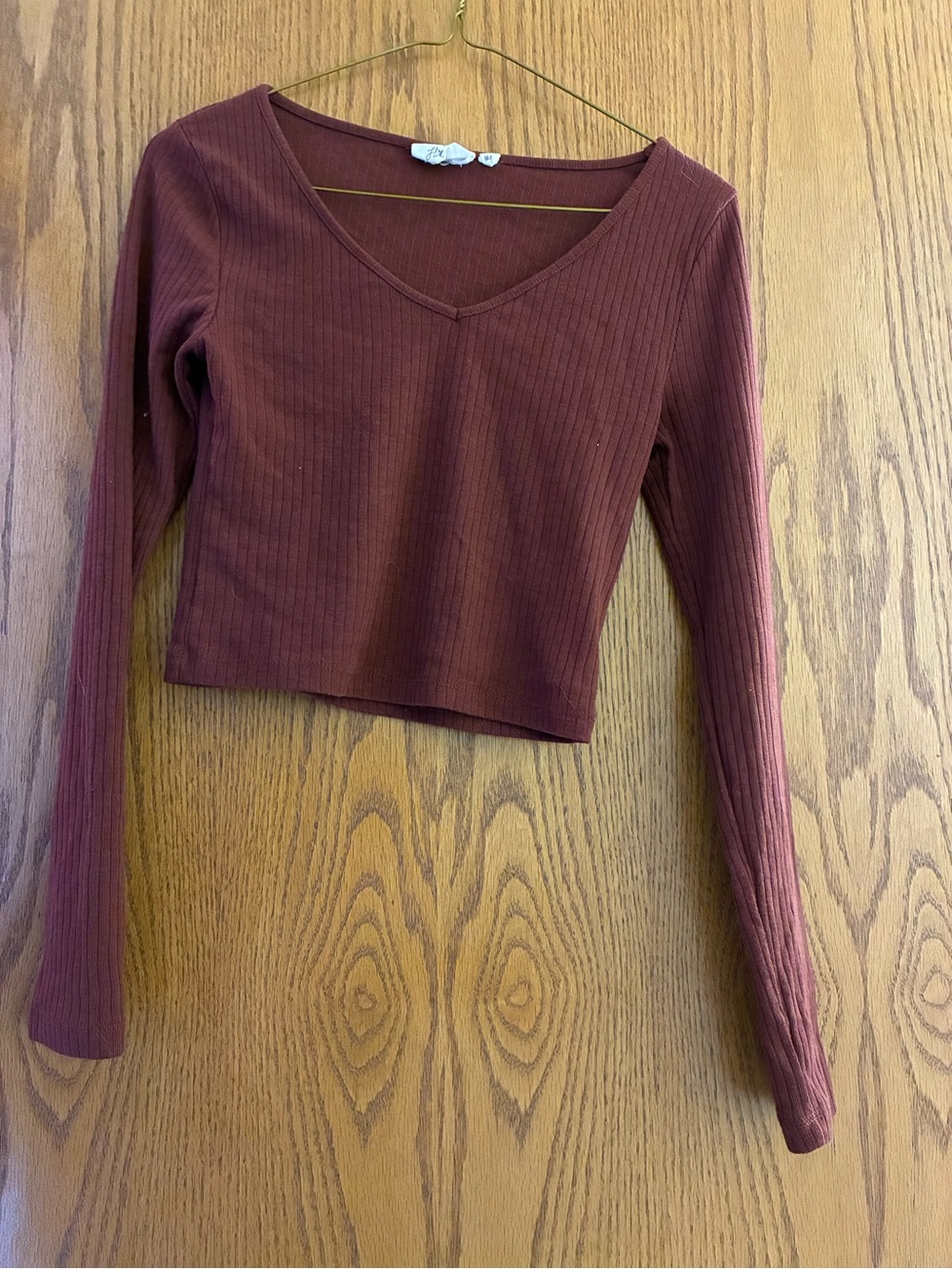 Harlow Ribbed V-Neck Long Sleeve Crop Top - Burgundy
